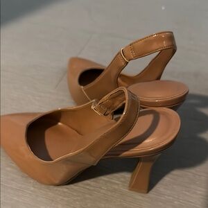 Elegant Tan Women's Heels